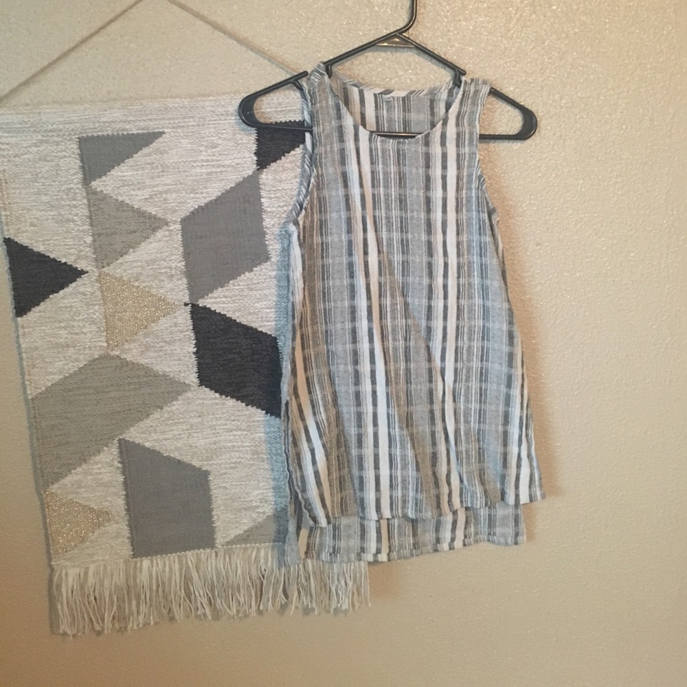Linen Split Side Top